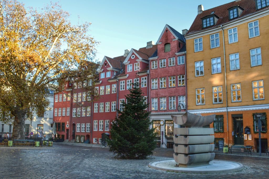Kleurrijk plein in het centrum van Kopenhagen