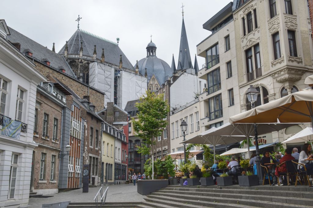 Leuke tips Aken; terrasjes het Hof