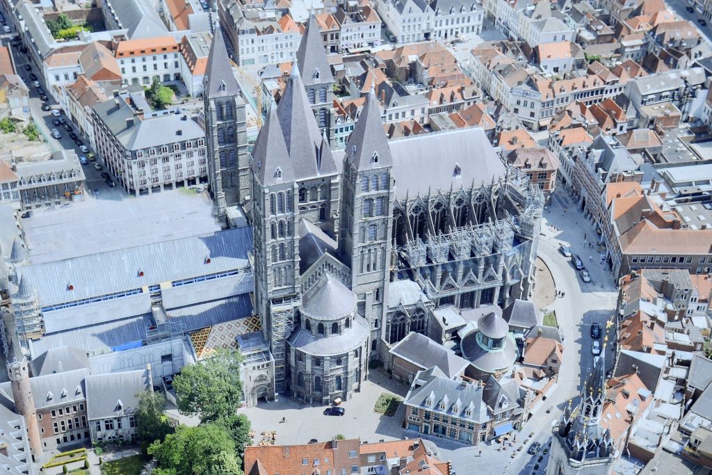Onze-Lieve-Vrouwekerk Tournai